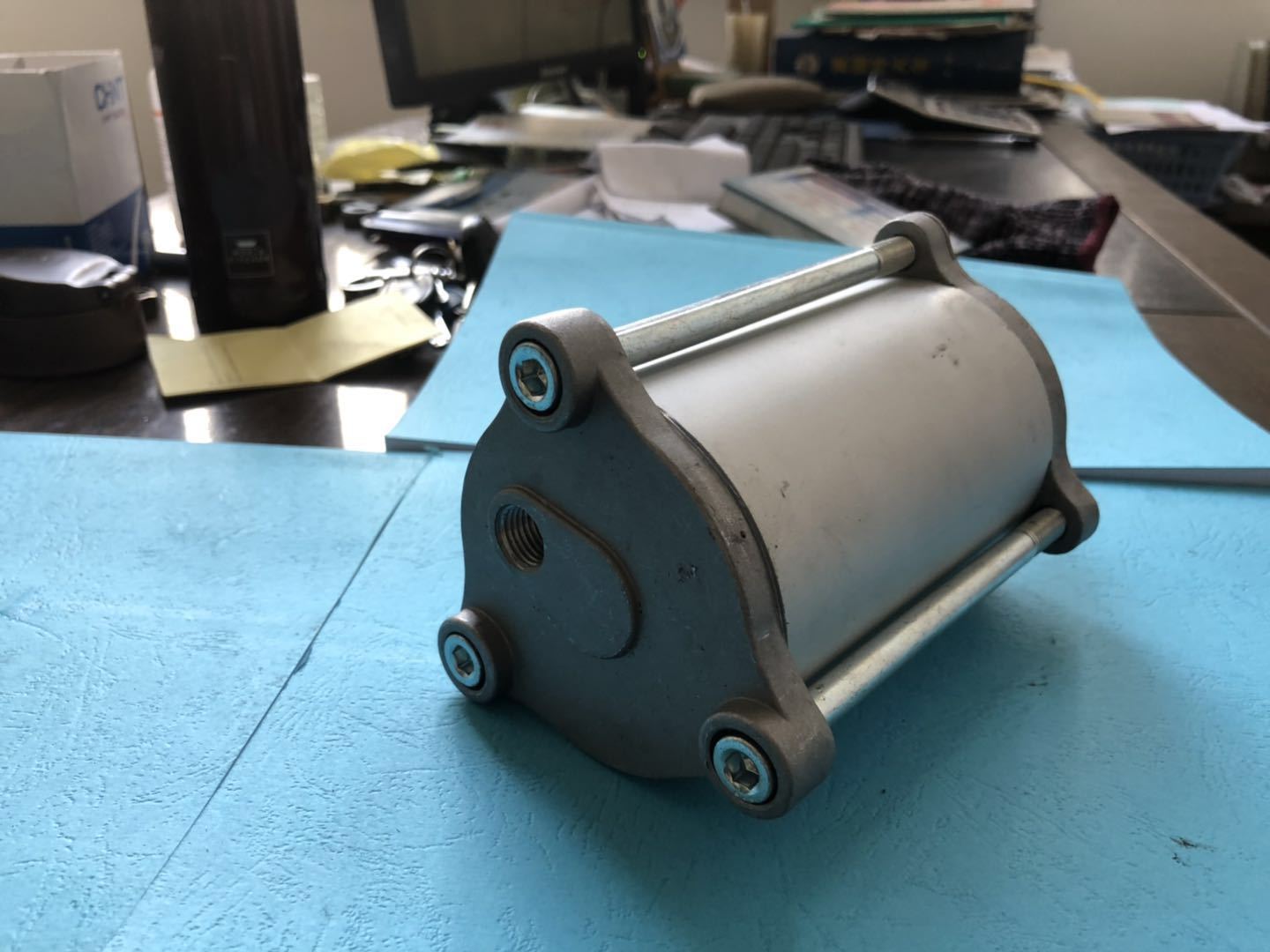 Pneumatic hydraulic jack booster, air pump, air pipe, vertical hydraulic pneumatic 20T, 32T, 50-ton truck pic 2