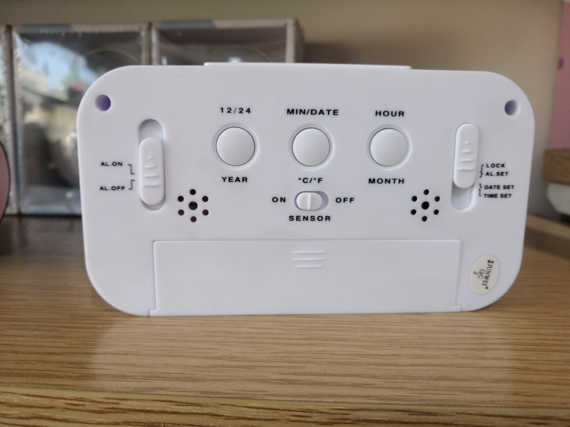 Temperature version smart clock, silent clock, snooze electronic clock, light-sensing alarm clock with voice, student special alarm clock wholesale pic 4