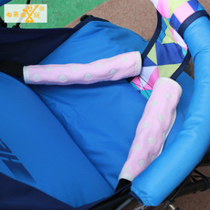 跨境2024母婴用品苏格兰风棉质宝宝围脖格子三角巾儿童大号口水巾详情3