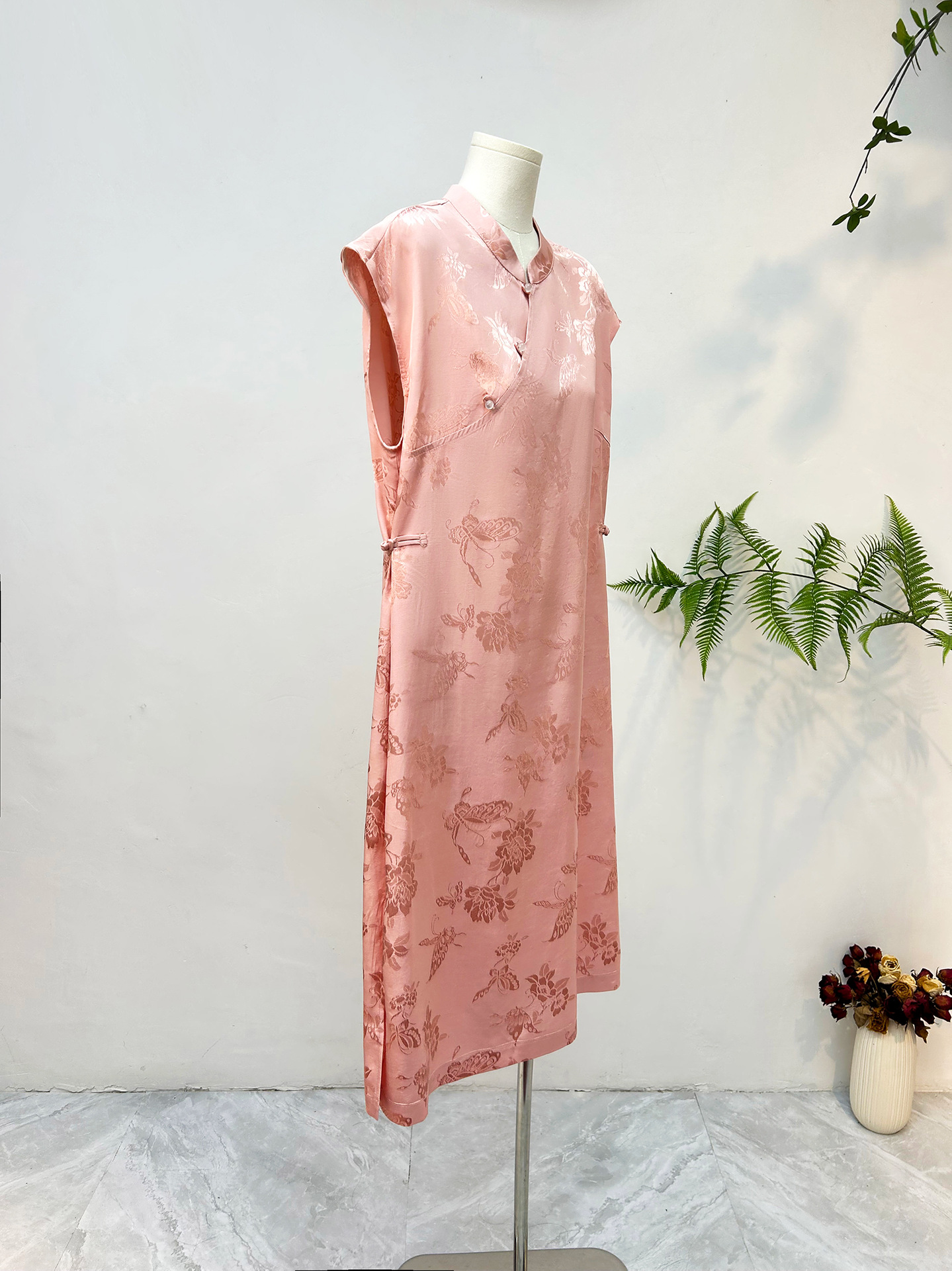 New Chinese-style improved cheongsam dress for summer 2025, a new traditional Chinese jacquard dress, elegant and noble mid-length dress for women pic 3