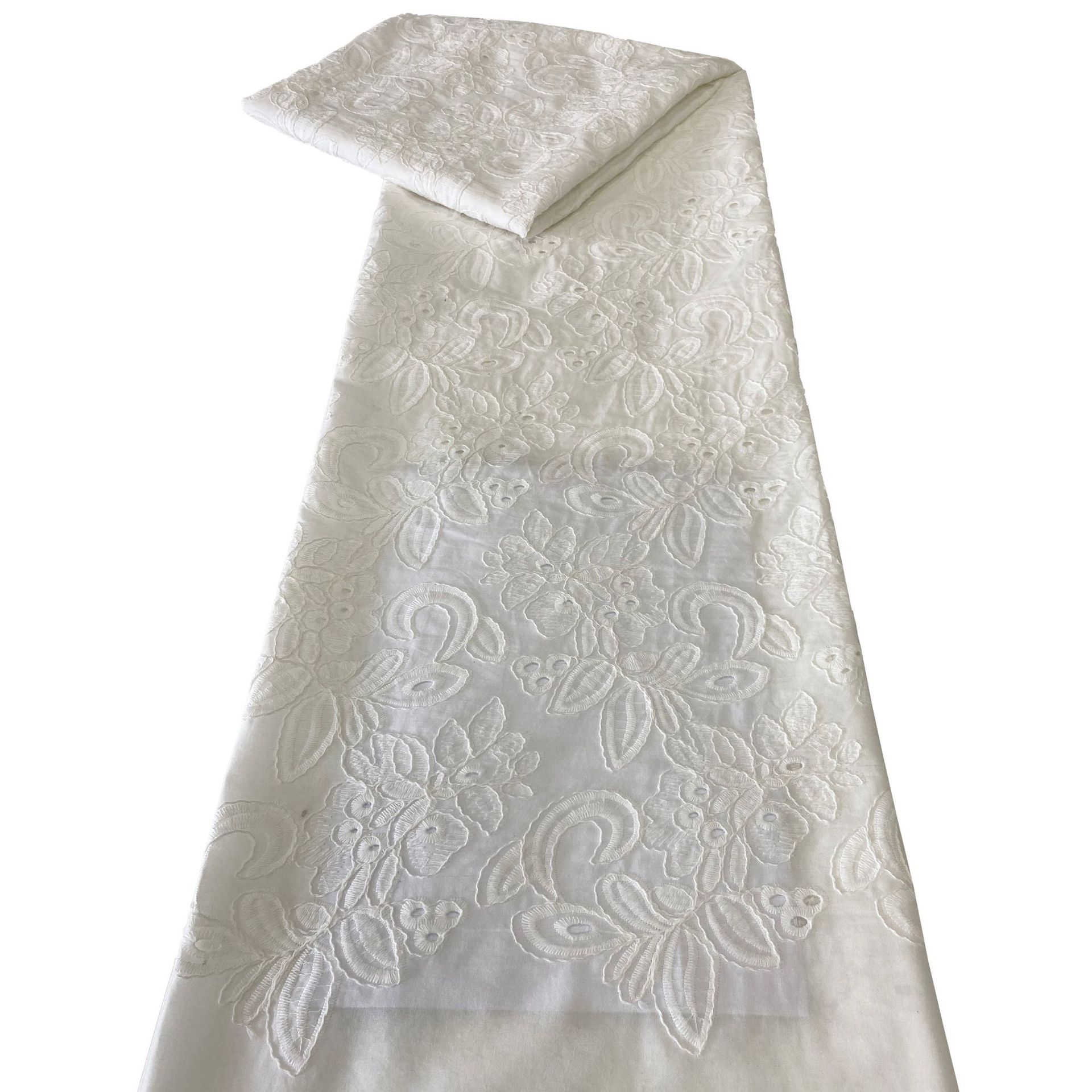 现货镂空绣花面料连衣裙打孔绣花布棉布大机绣花布全棉平绣花详情5