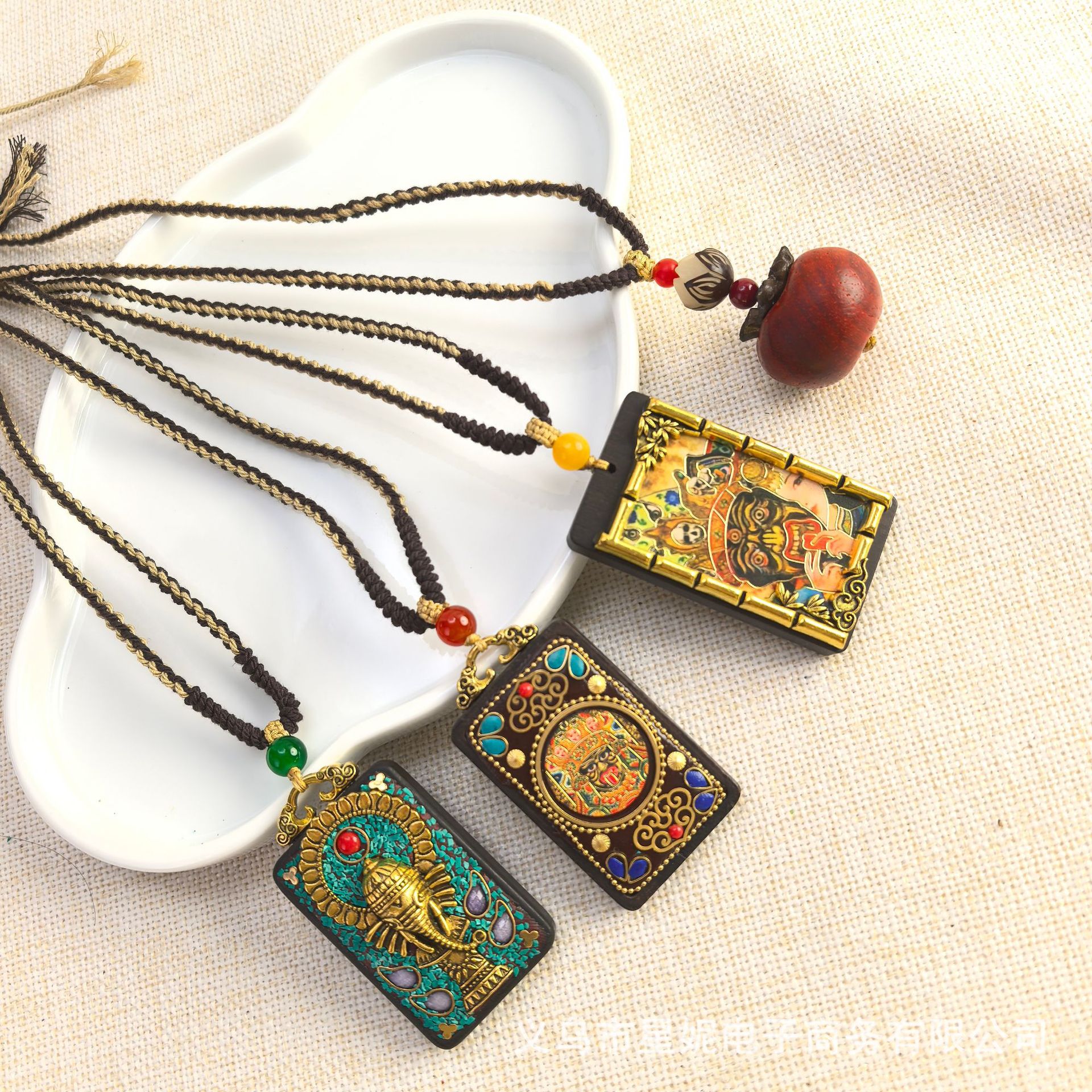 Nepalese Thangka pendant for men, green Tara Manjusri Bodhisattva, esandalwood Buddha amulet, retro necklace, sweater chain pendant for women pic 3