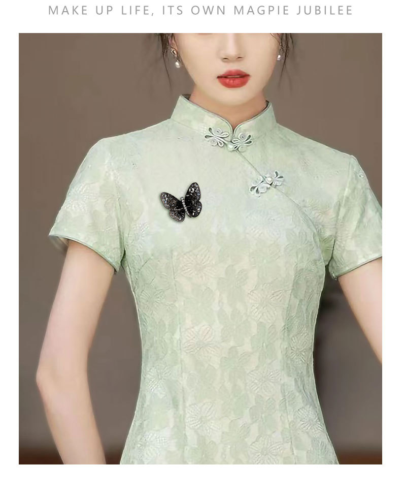 Fashionable and elegant crystal butterfly brooch, niche and light luxury insect corsage, personalized and creative brooch accessories pic 17