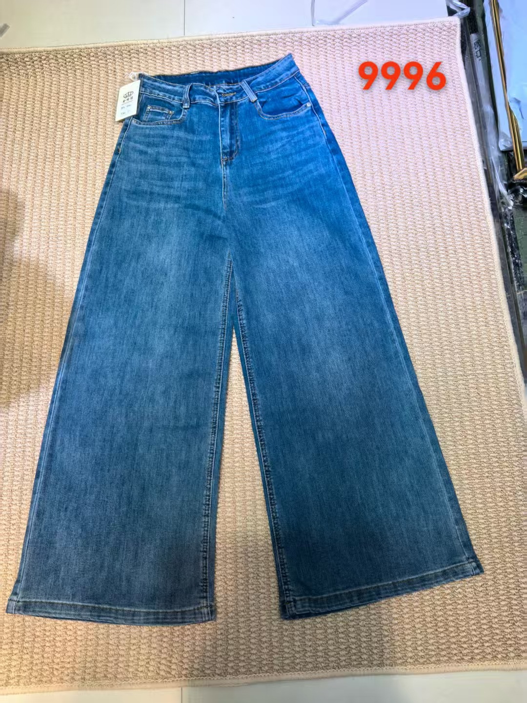 Supplying Guangzhou Thirteen Factories 2026 Spring vintage jeans, early autumn new Korean-style small nine-inch wide-leg pants pic 3
