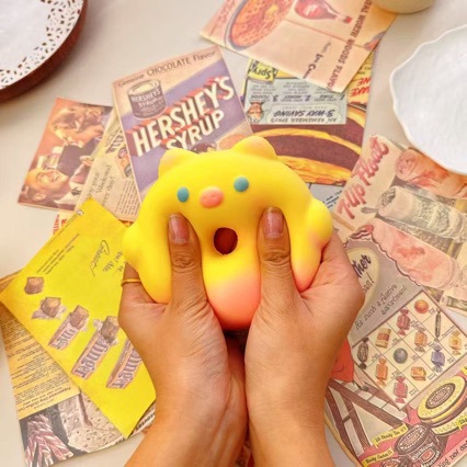 squishy面包吐司湿软慢回弹减压玩具网红爆款吸手指慢回弹捏捏乐详情5