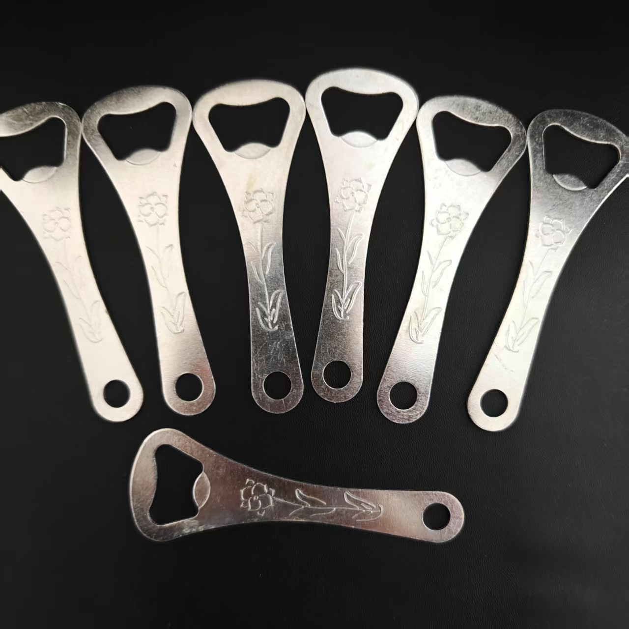 【 Doorway 】110 Wine opener 50 per bundle 1500 per piece 110 Wine opener Large Bottle opener Metal rose Beer screwdriver New style 1 yuan supply source wholesale from street stalls pic 2