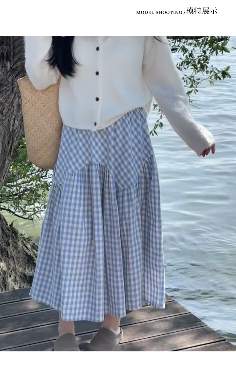 Retro blue checkered skirt for women in summer 2025. Petite, high-waisted, irregular mid-length, patchwork A-line skirt pic 5