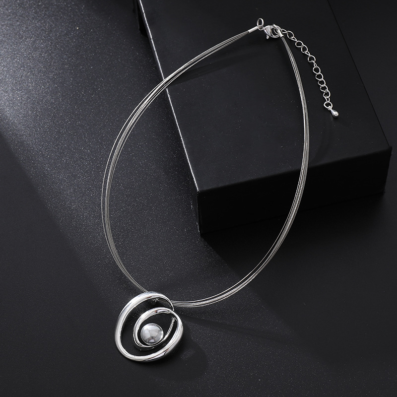 亚马逊爆款欧美时尚高级精致镂空不规则圆几何合金吊坠女士锁骨链详情9