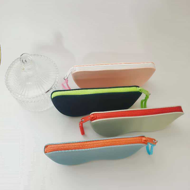 新款小众苹果眼镜袋收纳包便携可挂硅胶墨镜袋太阳镜游泳镜收纳袋详情6