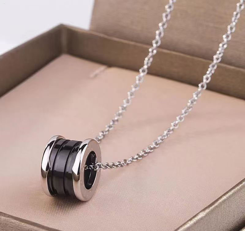 Bv高版本CNC小红人慈善款项链陶瓷项链新款菱角小红人项链直播批详情3