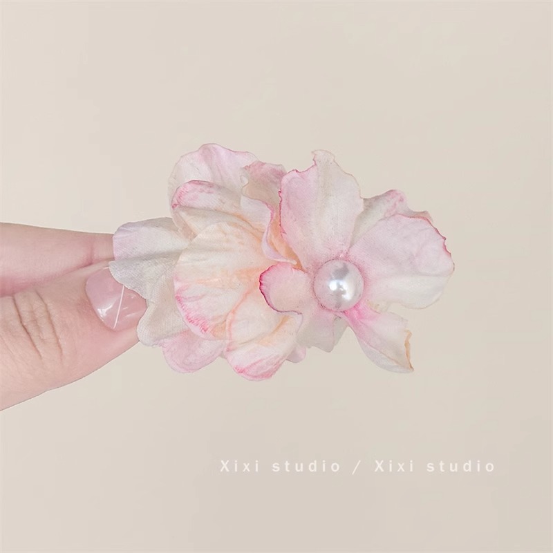 Pearl flower-shaped hair clips with small floral patterns on the head, creating a trendy atmosphere. Side clips for girls pic 7