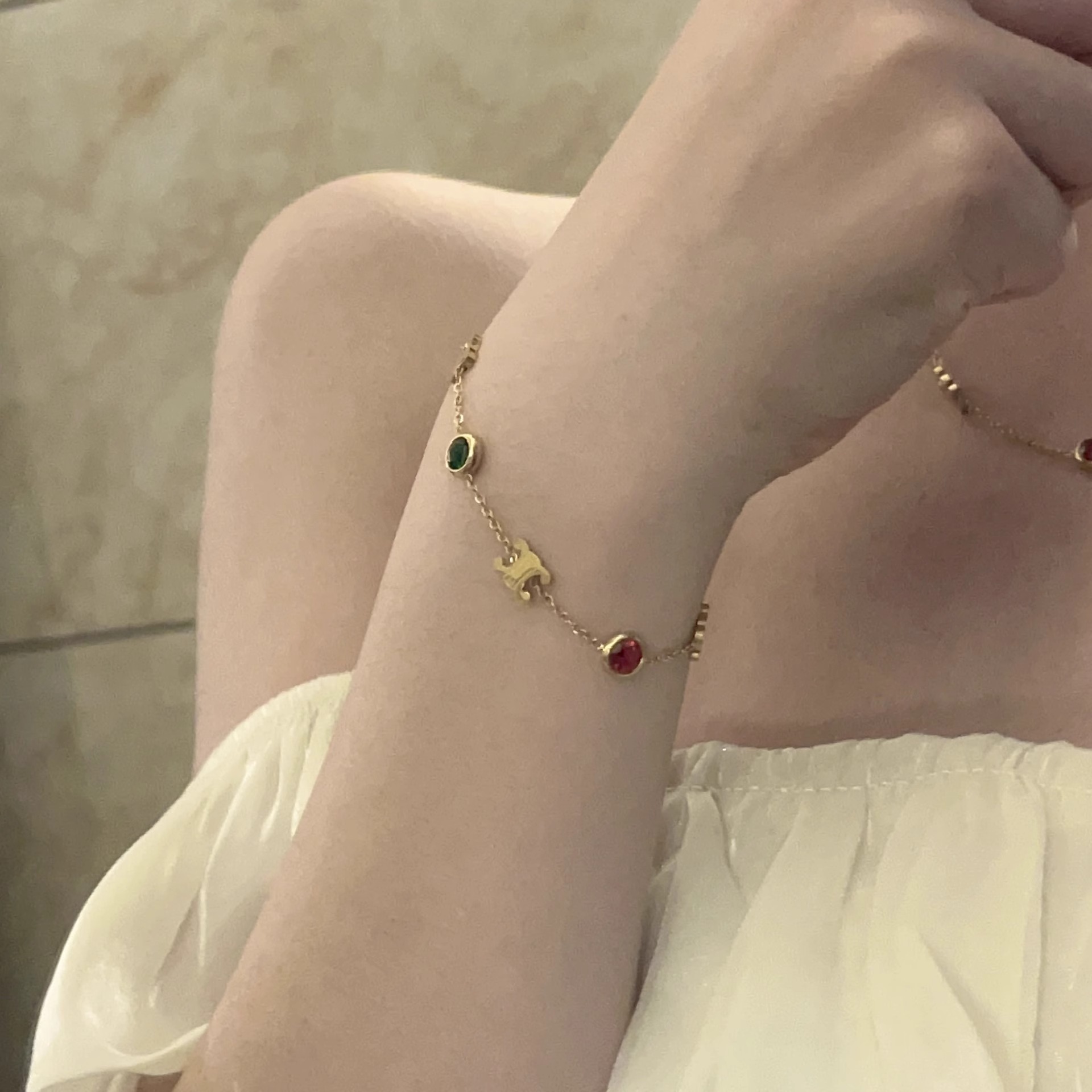 Fashionable French retro color stone spliced letter necklace, niche design, high-end feel, new collarbone chain bracelet pic 3