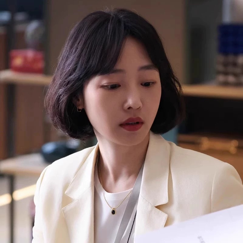 好团圆向前白百何同款金色黑玛瑙项链 叠戴配饰高级感轻奢蛇骨链详情8