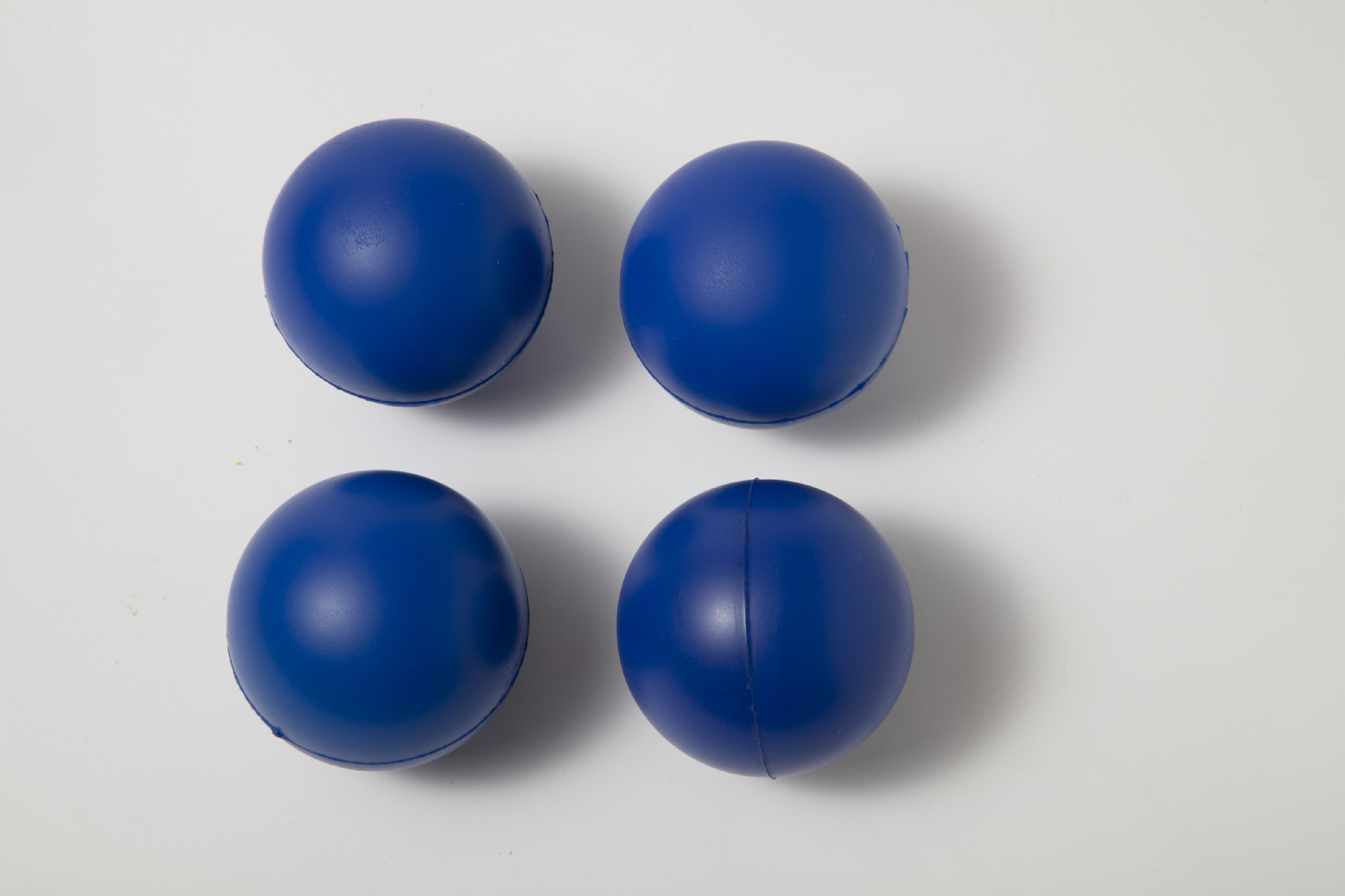 跨境爆款6.3cmPU发泡球光面中弹力发泄压力球海绵手抛球厂家批发详情5