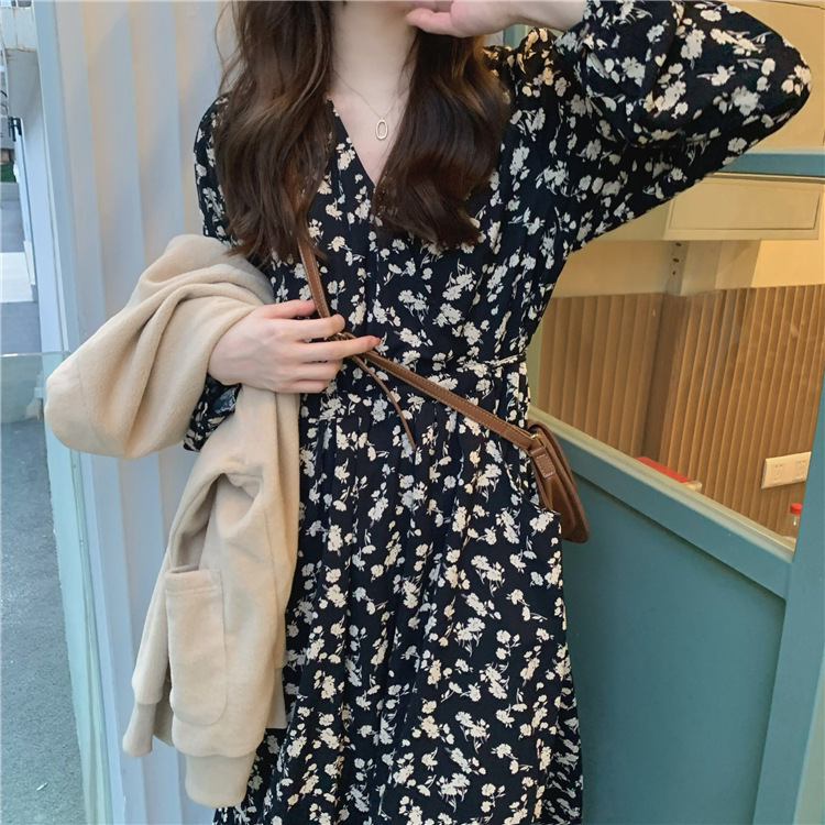 温柔风碎花V领连衣裙女春夏2025新款长款过膝高腰气质长袖A字裙子详情4