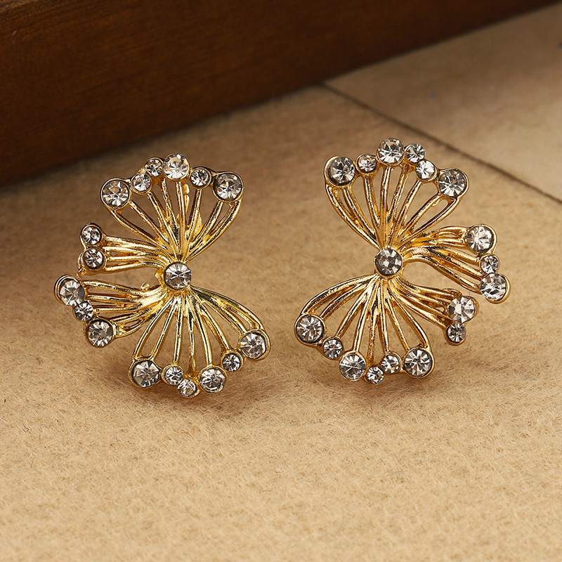 French bow stud earrings with diamond inlays, high-end hollowed-out earrings, feminine charm, individuality, summer light luxury, exquisite and best-selling earrings pic 18