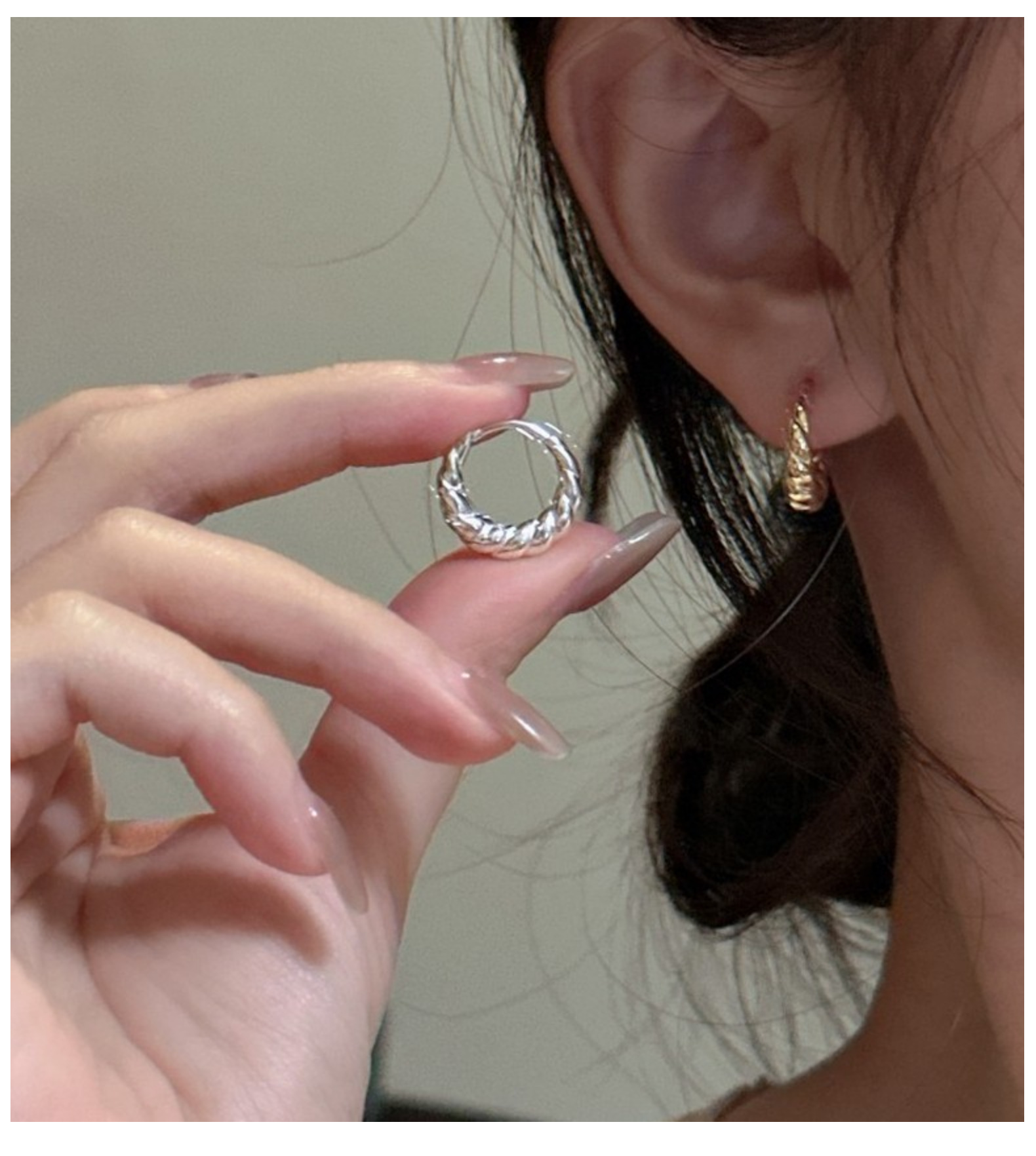 S925 sterling silver Korean version, a niche design sense horn bag, simple ear buckles, a trendy and retro Korean style earrings pic 5