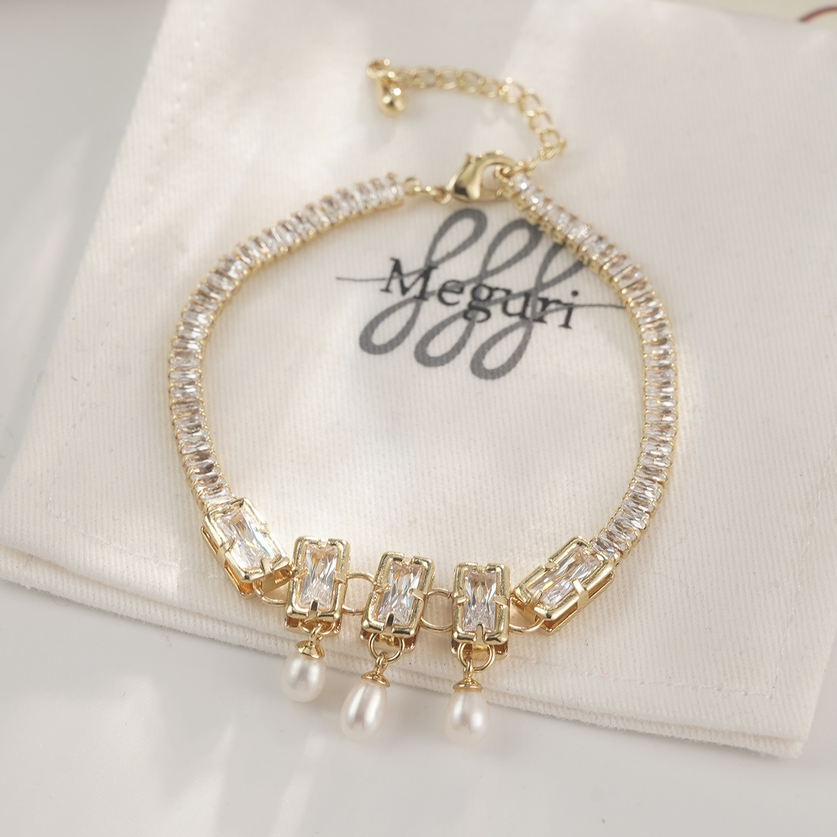 复古时尚天然珍珠手链 ins闺蜜同款串珠简约轻奢小众爱心吊坠手串详情37