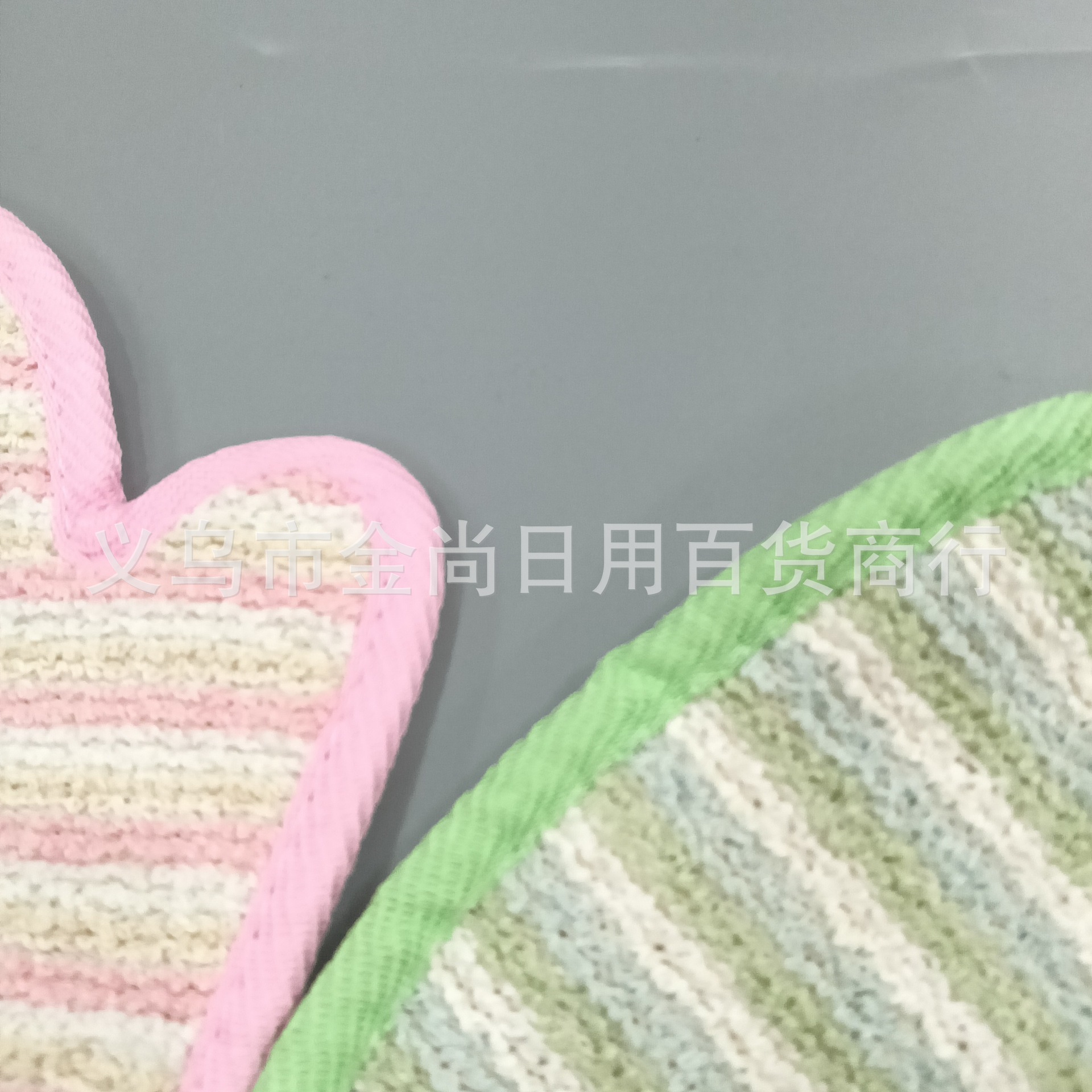 The bath towel fabric is soft and made of rayon. It is a bath scrubbing fabric, a back scrubbing glove, and a double-sided scrubbing bath towel for women pic 4