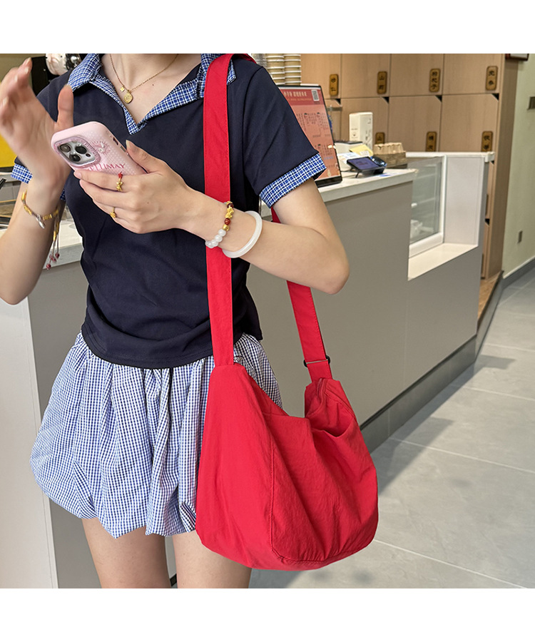 新潮斜挎邮差包日系休闲尼龙单肩托特包男女设计感小众通勤斜挎包详情6