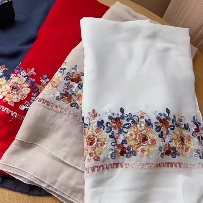 Летом женщина в платке из хлопка (национальный хлопчатобумажный шарф) носит шаль «юньнань чайка», а также пляжные пляжные пляжные шарфы в солт-лейк, большая шелковая салфетка pic 7