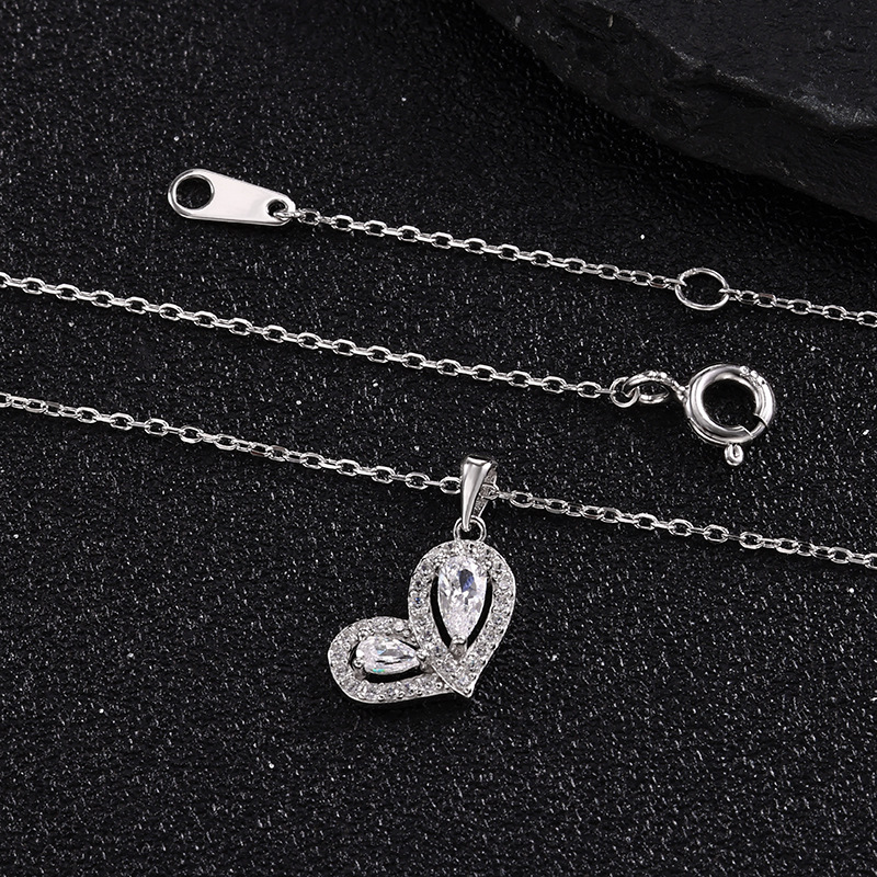 Zhuoheng Zhenxuan s925 Pure Silver Clover Necklace with micro-inlaid zircon, exquisite and compact design, fashionable little dress necklace for women pic 16