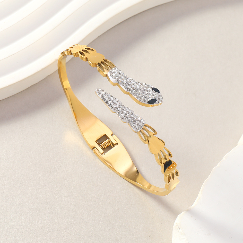 欧美跨境钛钢手镯女高级感时尚百搭罗马数字蛇镶钻手镯不锈钢饰品详情11