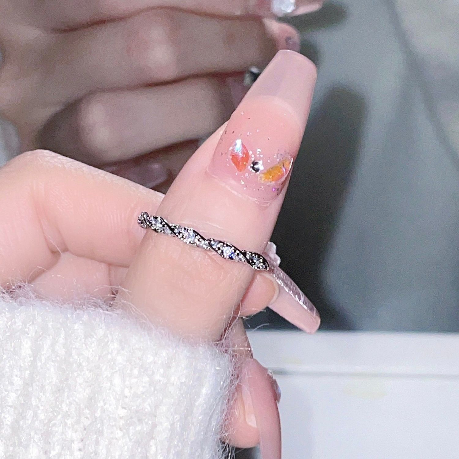 2025小清新开口可调节女麻花缠绕款食指戒素圈轻奢小众戒指详情2