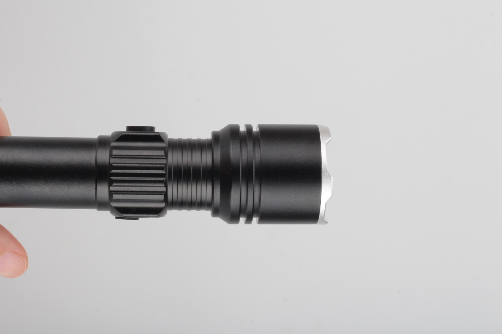 The new cross-border outdoor zoom long-range strong light flashlight, an aluminum alloy white laser multi-functional flashlight, is portable for charging pic 7