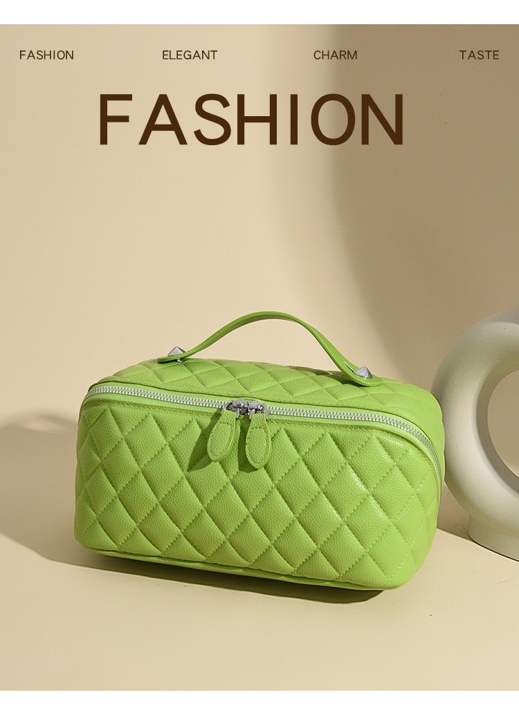 亚马逊跨境高品质pu化妆包菱格绗缝枕头包手提洗漱化妆品收纳包详情4