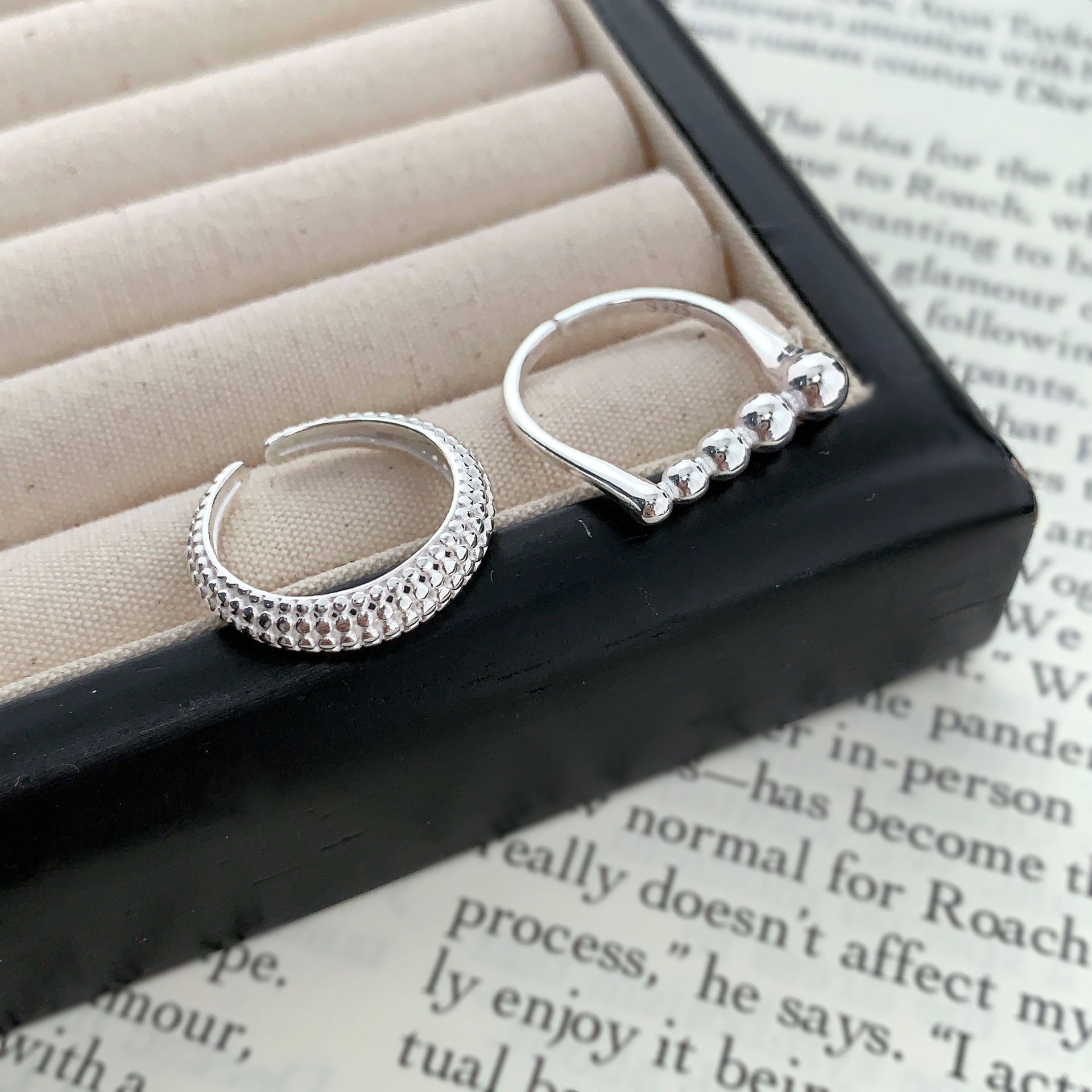 Korean version S925 sterling silver 11.20ins niche design sense round bead ring, Korean fashionable INS style texture ring, adjustable pic 4