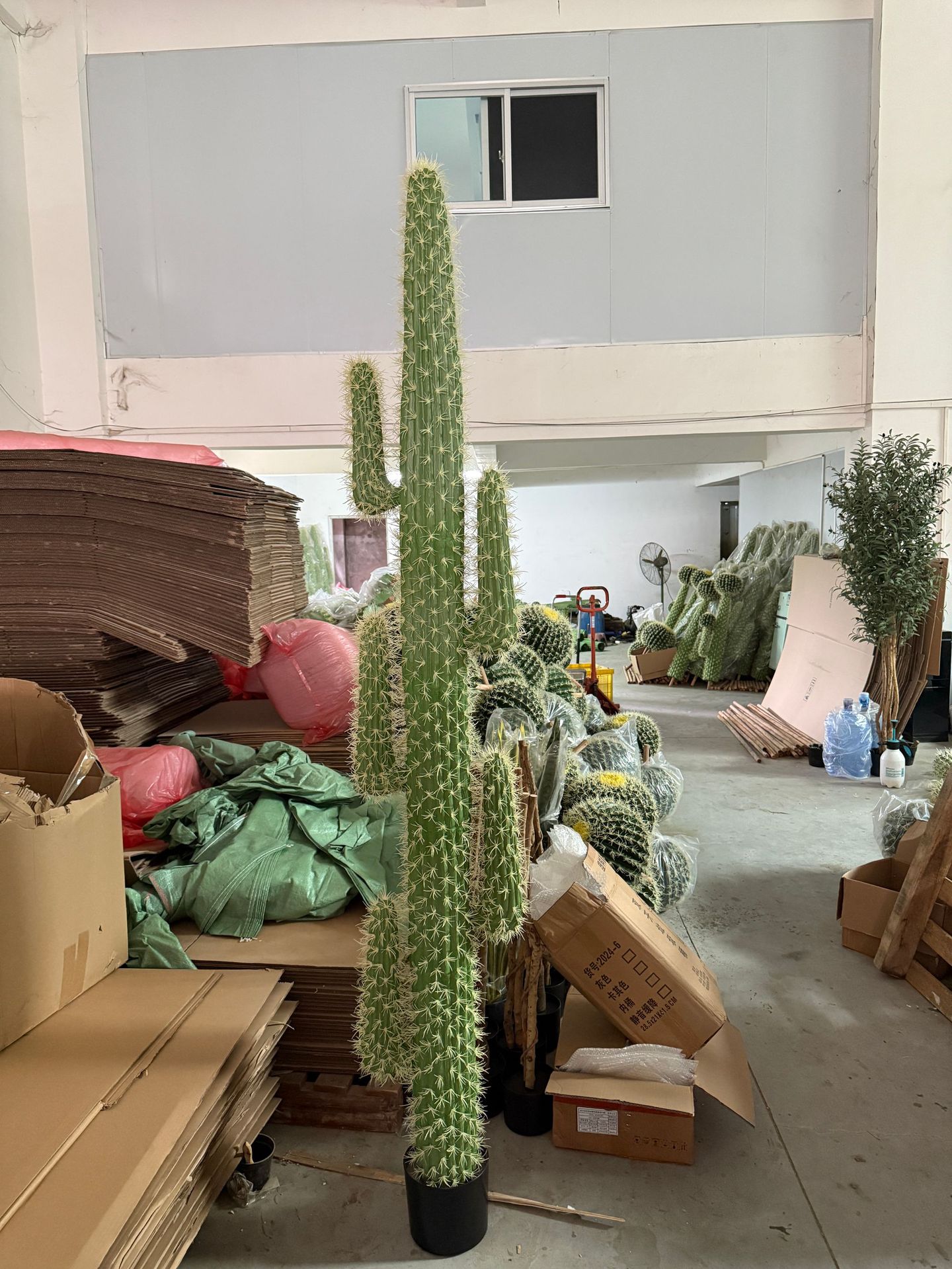 Fuente de suministro transfronterizo de fábrica de alta simulación cactus failing man columna resistente a la caída libre de mantenimiento decoración interior y exterior pic 15