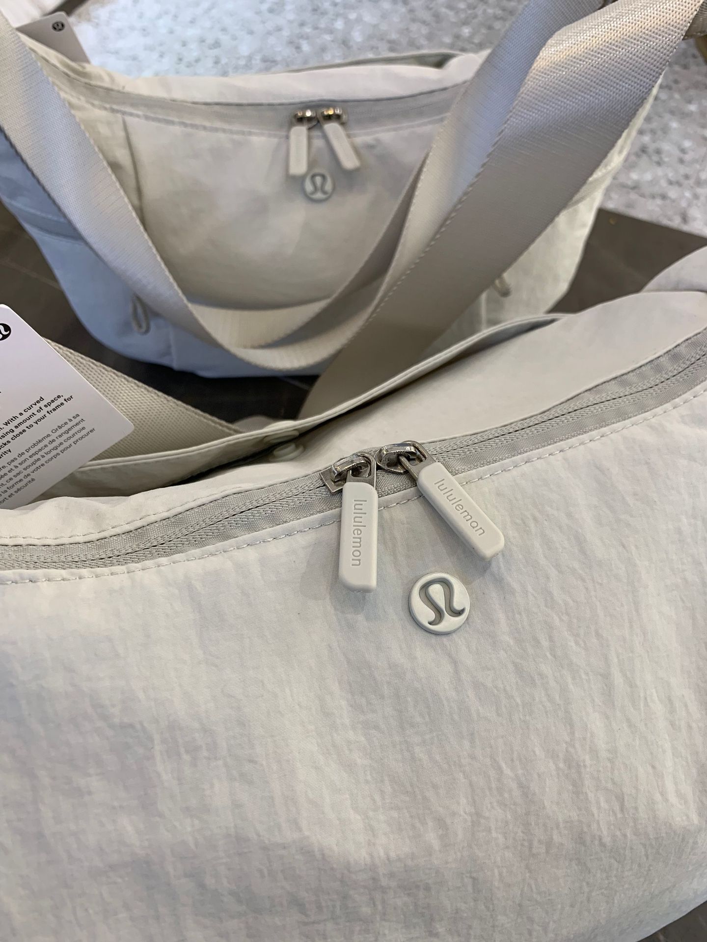 lululemon包大容量休闲百搭13L牛角包月牙包小众女士单肩斜挎包详情39