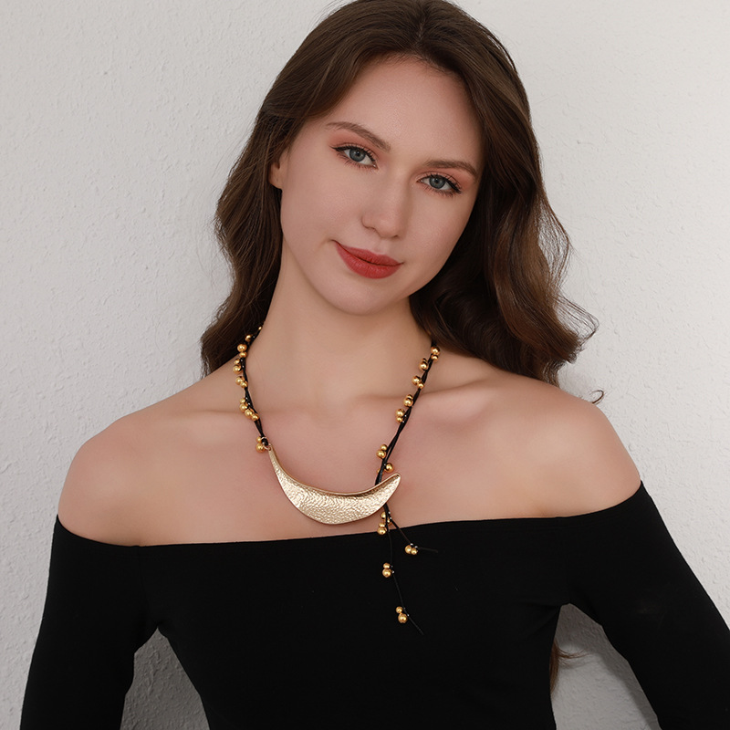 跨境专供亚马逊女士短项链高级感吊坠小众复古首饰锁骨链欧美批发详情4