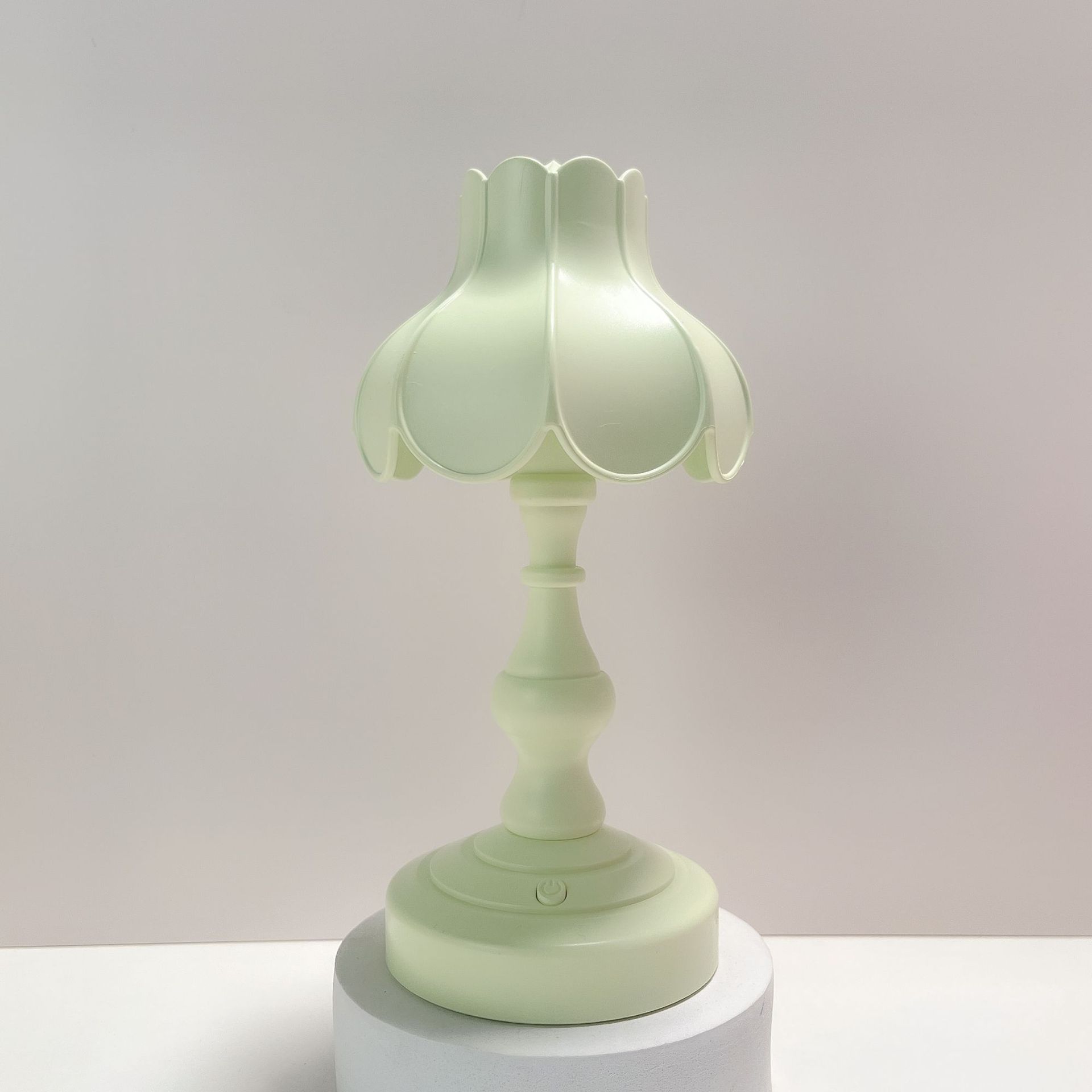 Retro atmosphere light, DIY handmade table lamp, lotus leaf night light, cute and girlish bedroom lighting, Nordic style, eye-protecting pic 21