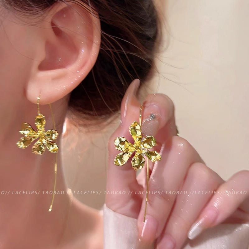 Spring/Summer 2025 fresh and elegant flower earrings for women, a light luxury and high-end look, pearl stud earrings, super fairy-like, versatile and elegant earrings pic 38