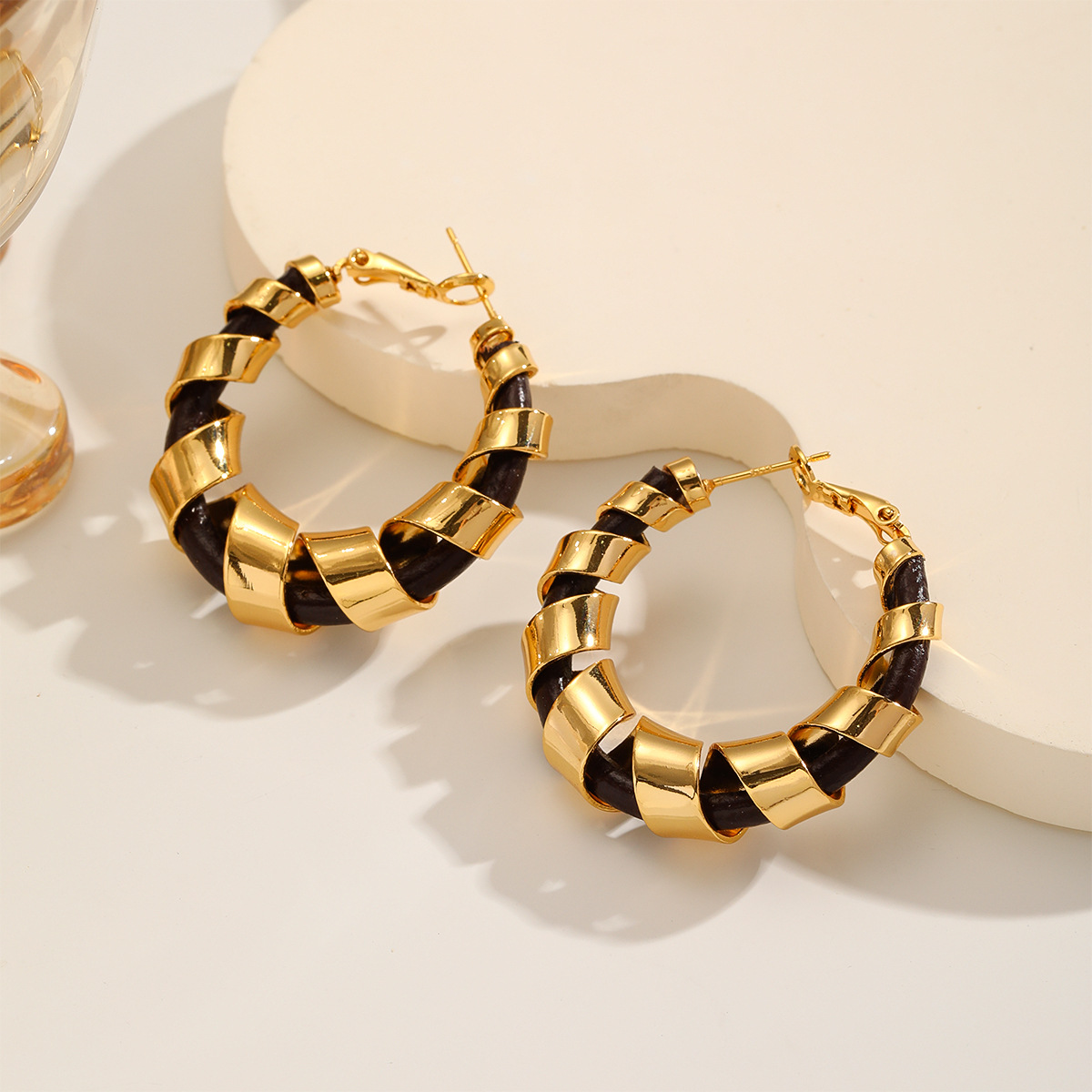 Nasha Cross-border exclusive European and American style unique and niche design rotating large C-ring earrings, simple and elegant ear rings pic 9