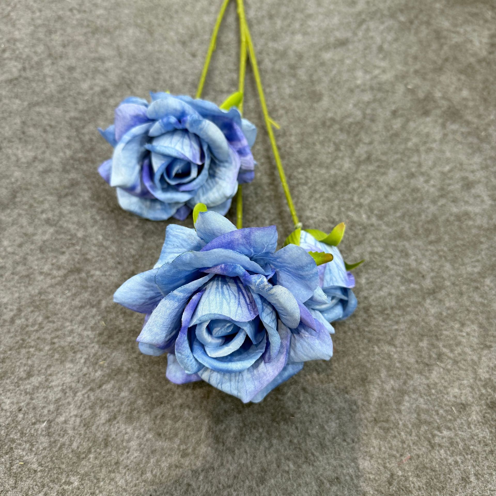 3头彩印亚纹大玫瑰花仿真花婚庆装饰插花玫瑰仿真花钻石玫假花详情6