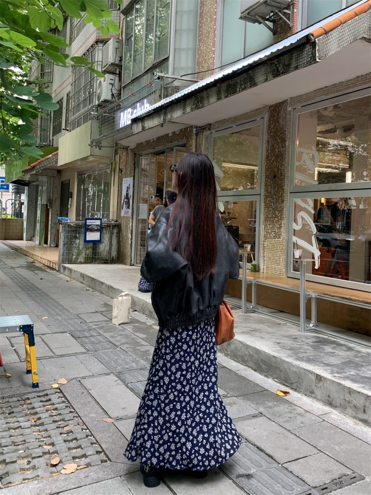 重工做旧复古复古PU皮翻领外套女早秋新款宽松百搭气质夹克上衣详情5