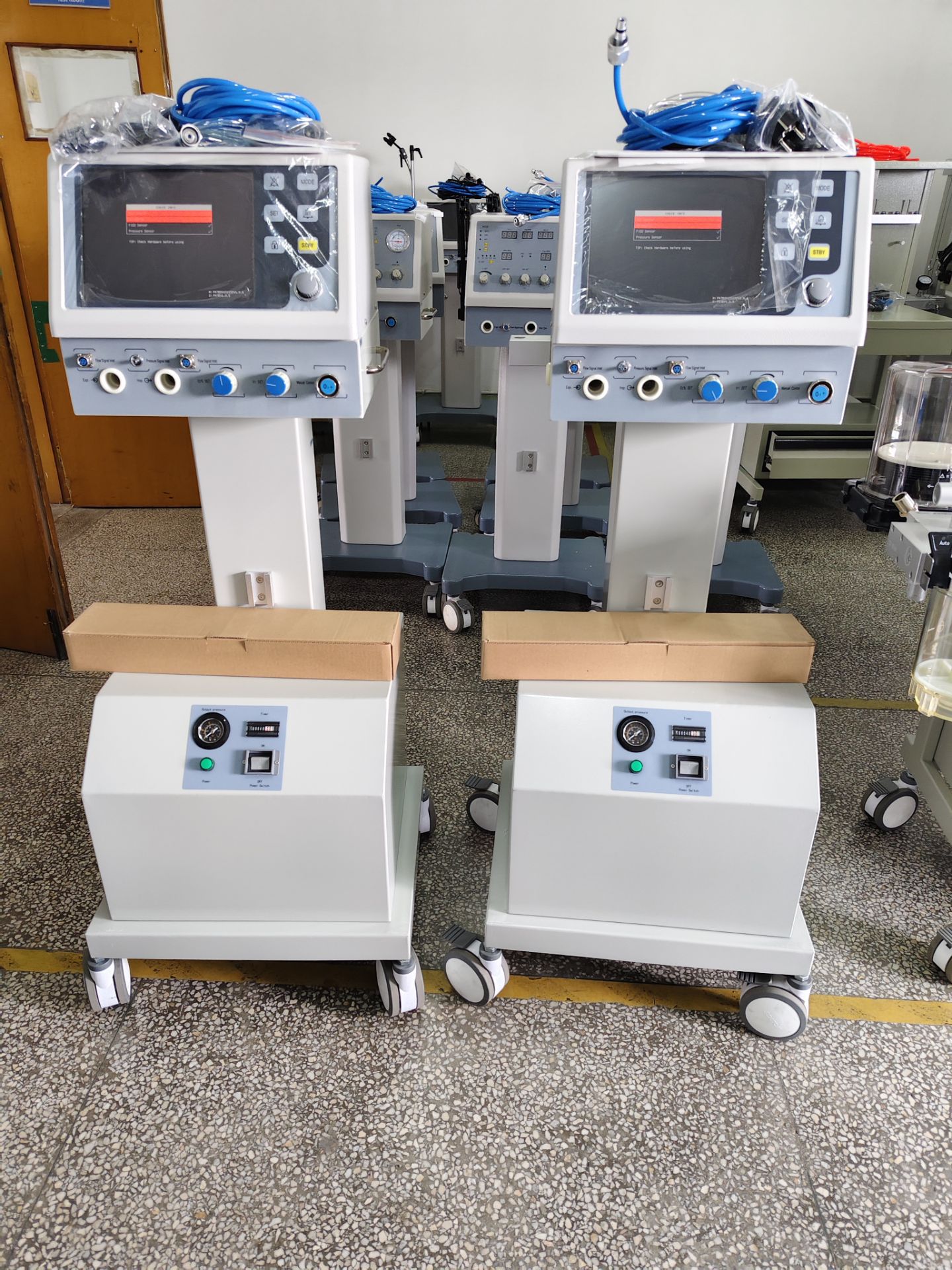 Cross-border exclusive supply PA-700B ventilator trolley with standard air compressor and display screen ventilator pic 10