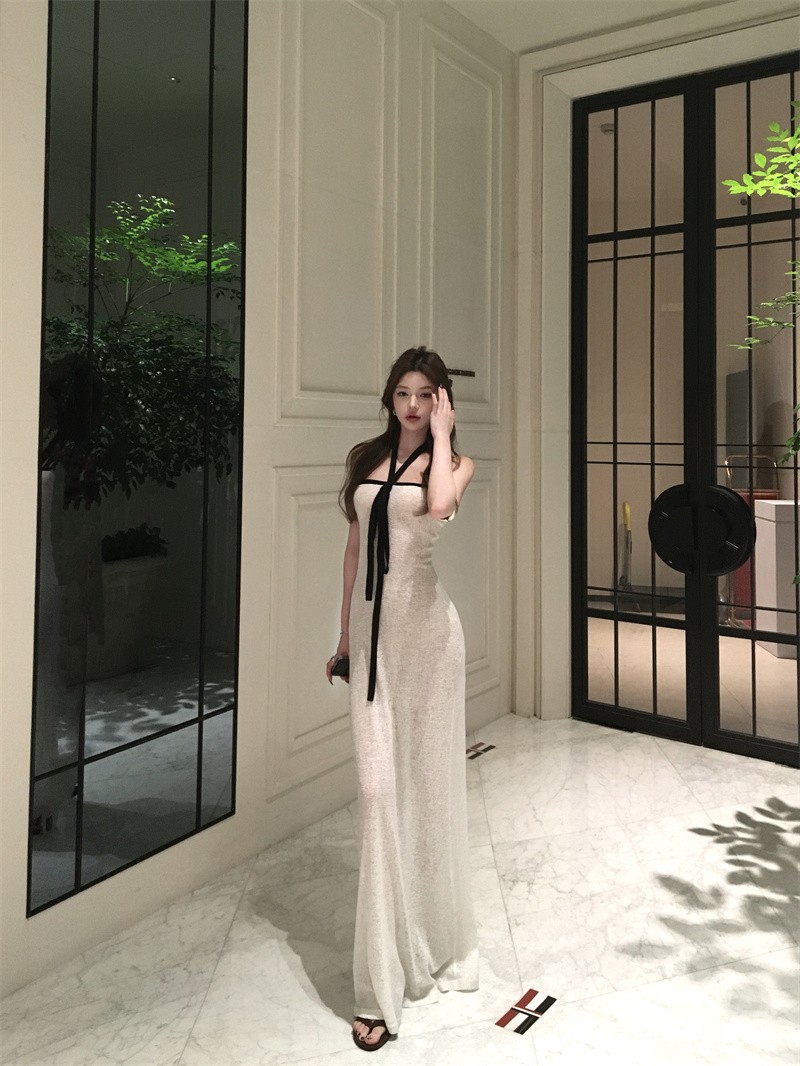 设计感度假白月光黑白撞色包臀一字肩绝美性感修身挂脖抹胸连衣裙详情11