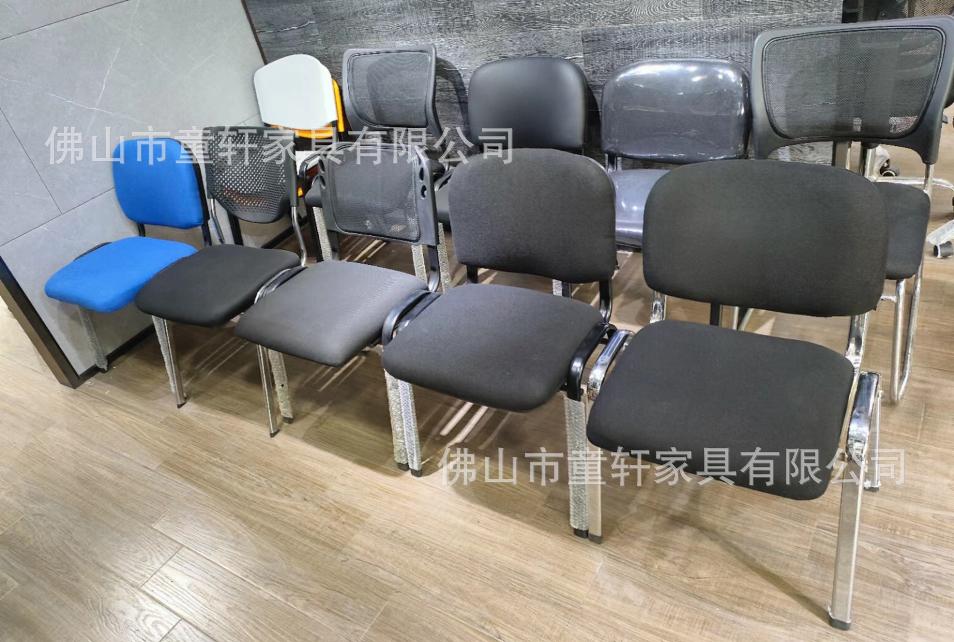Foshan manufacturer wholesals foreign trade office chairs, fabric four-legged training chairs with writing boards and armless conference seats pic 4