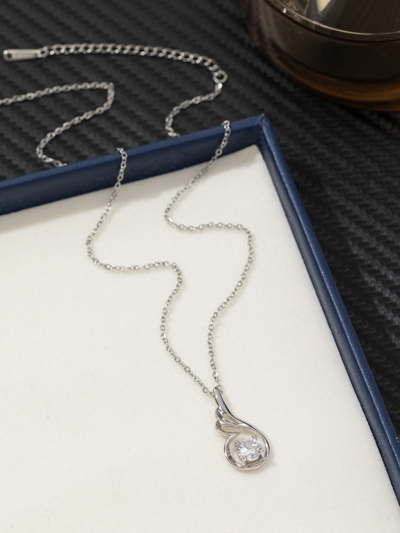 跨境合金锆石爱心花朵海豚简约百搭高级感吊坠项链锁骨链女批发潮详情30