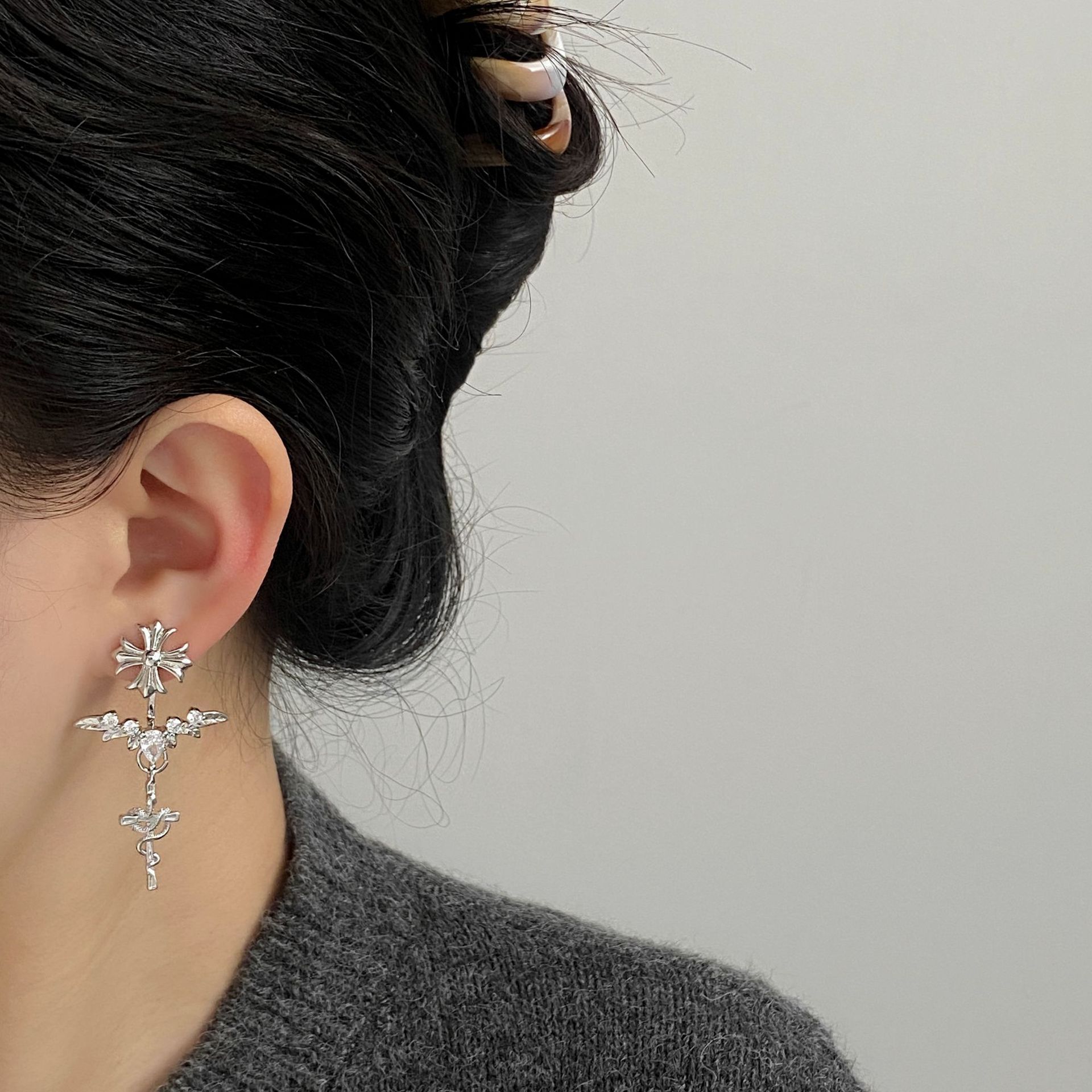 新款朋克耳环小众暗黑风设计金属个性两戴冷淡风十字架翅膀蛇潮酷详情5