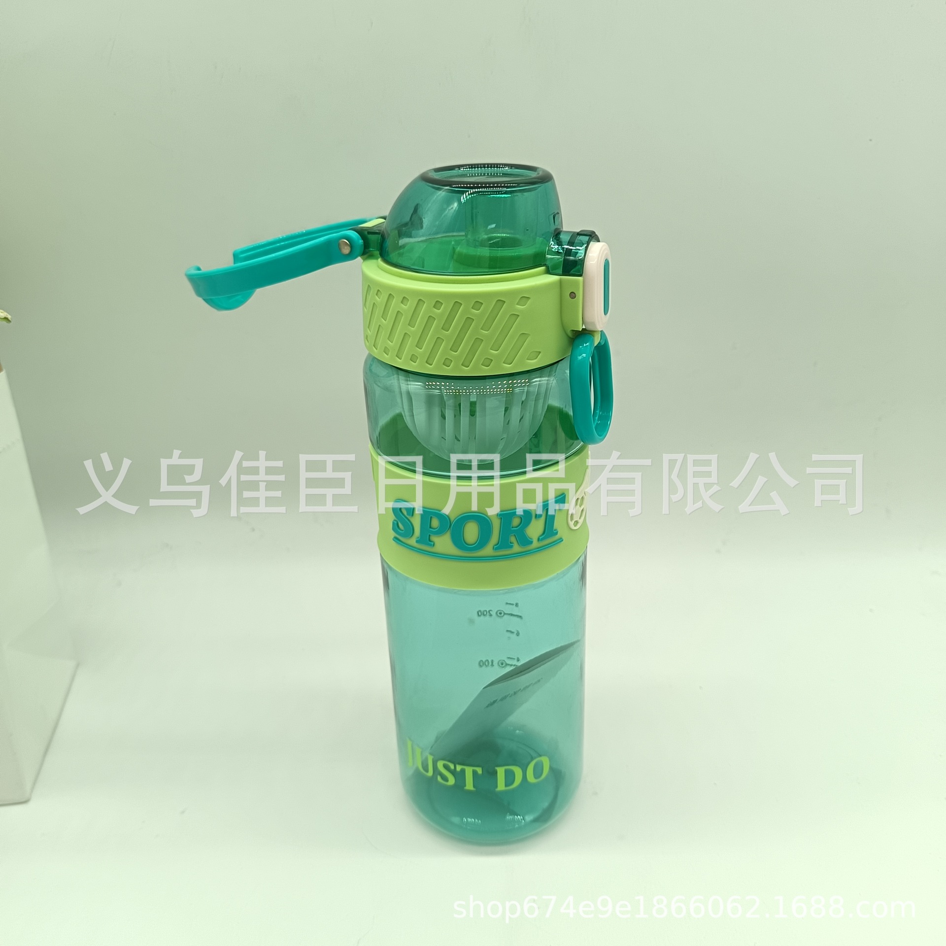 High-appearation-level plastic large-capacity water cups for both men and women, portable and hand-held, with bouncy LIDS, are simple and elegant sports and fitness water cups pic 7