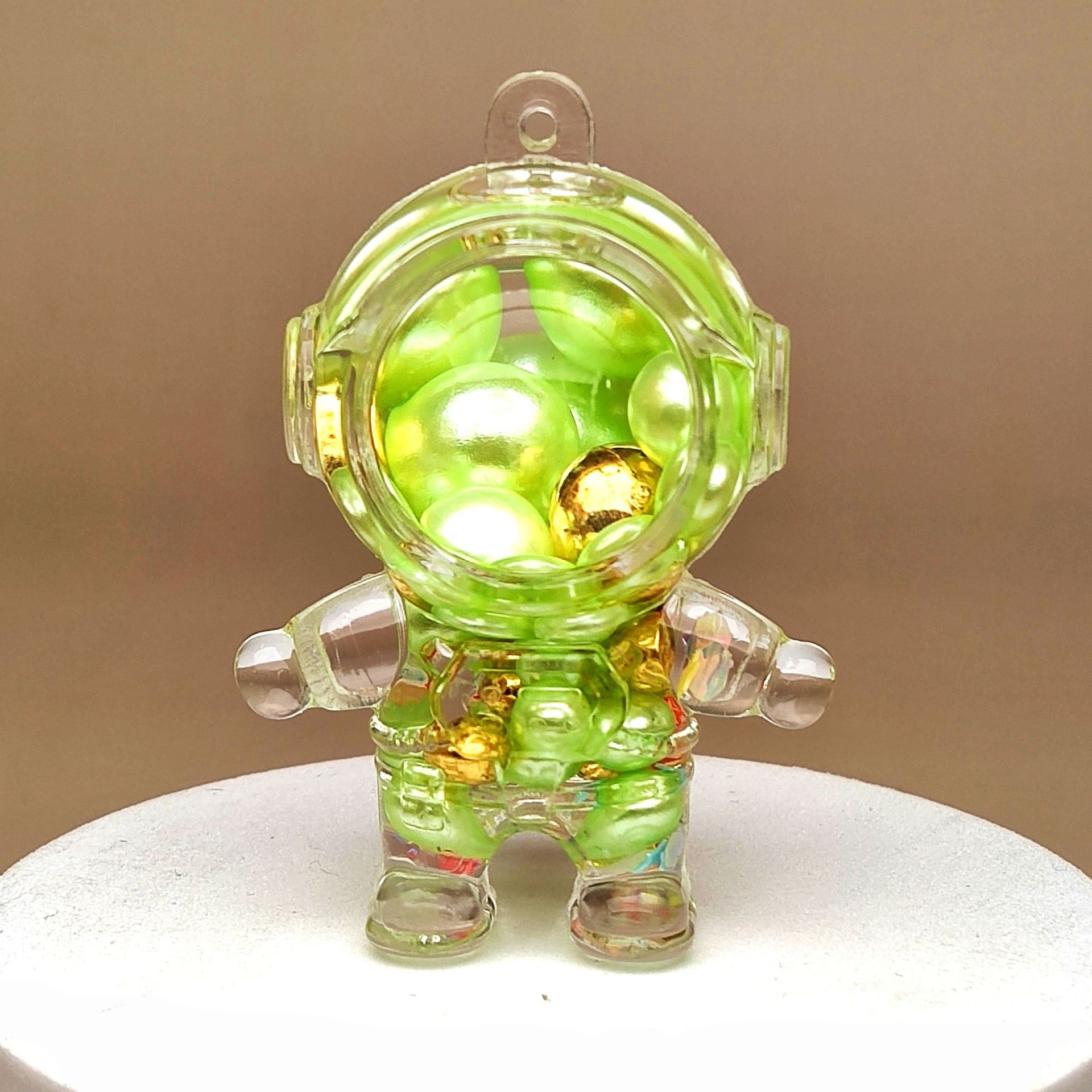 Creative acrylic oil-impregnated sand bottle, colorful bead backpack, astronaut keychain, car accessories, desktop ornaments pic 7