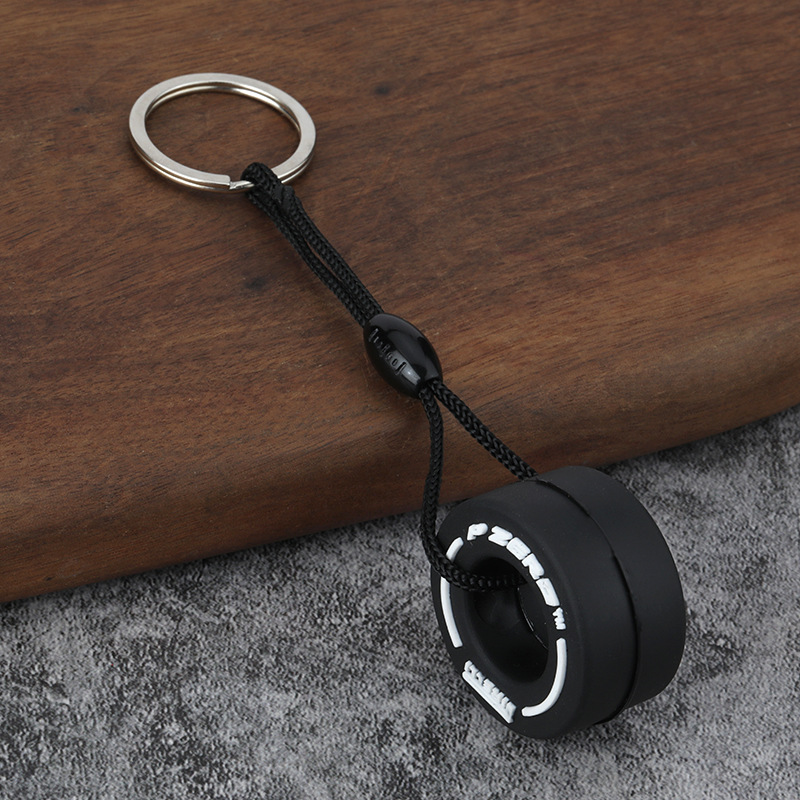 外贸款PVC软胶轮胎钥匙扣小车装饰汽车配件礼品厂家小礼 品批发详情7