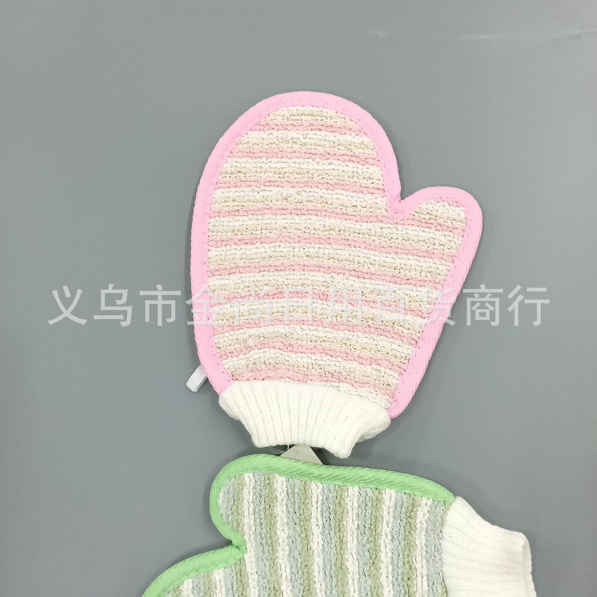 The bath towel fabric is soft and made of rayon. It is a bath scrubbing fabric, a back scrubbing glove, and a double-sided scrubbing bath towel for women pic 1