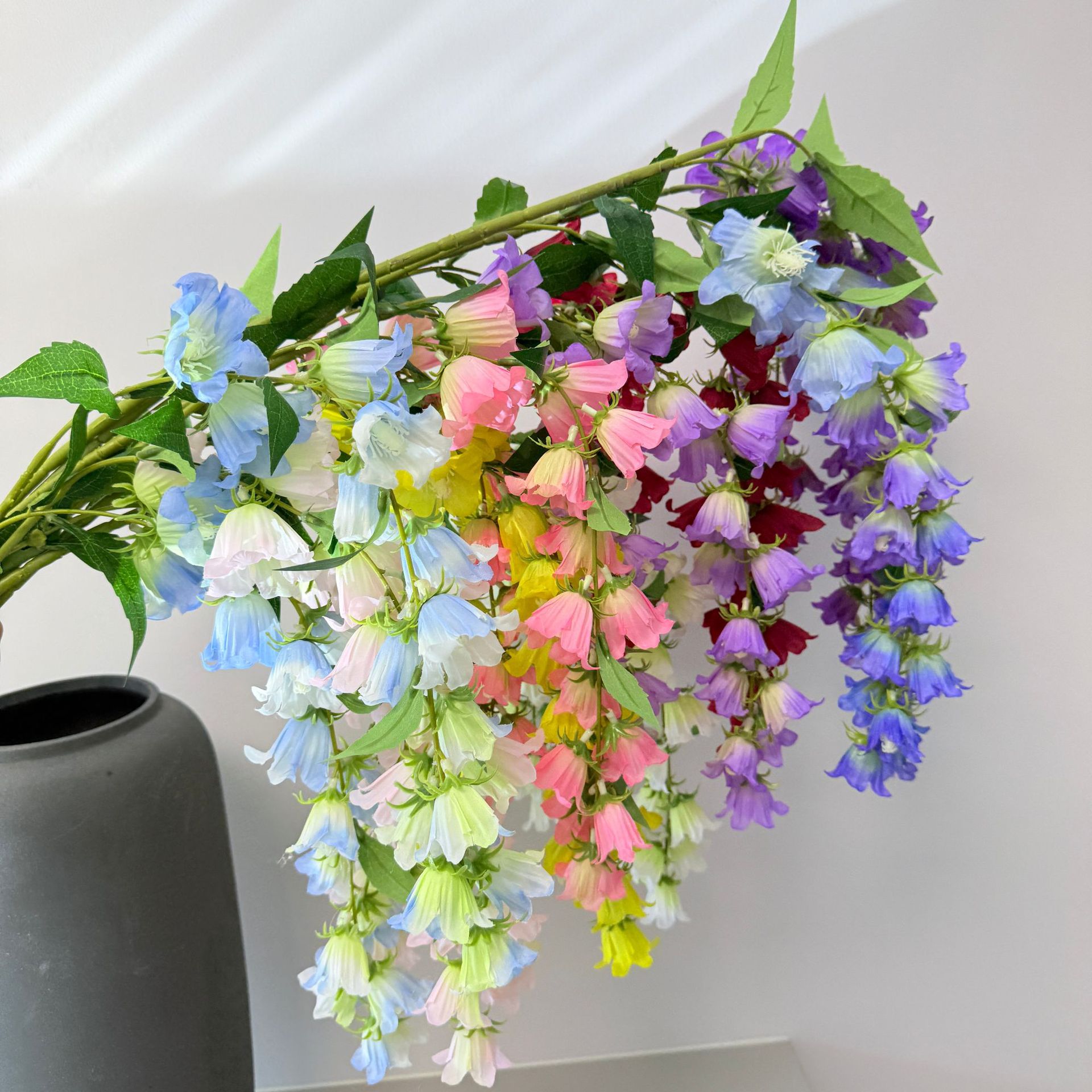 仿真垂吊铃兰花风铃花仿真花婚礼堂吊顶装饰垂吊花墙软装假花外贸详情5