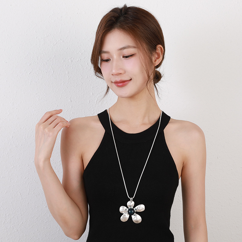 跨境专供亚马逊新款女士长款项链花朵仿古时尚百搭毛衣链项链批发详情7